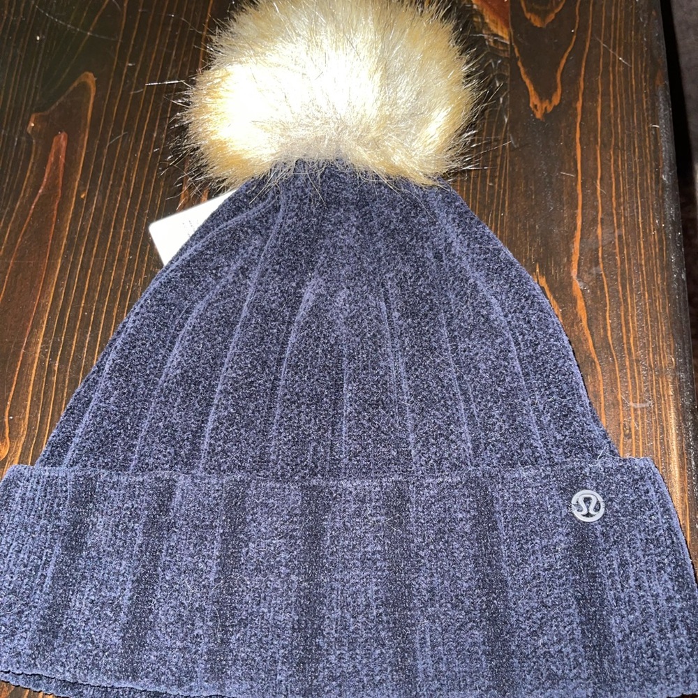 LULULEMON BEANIE